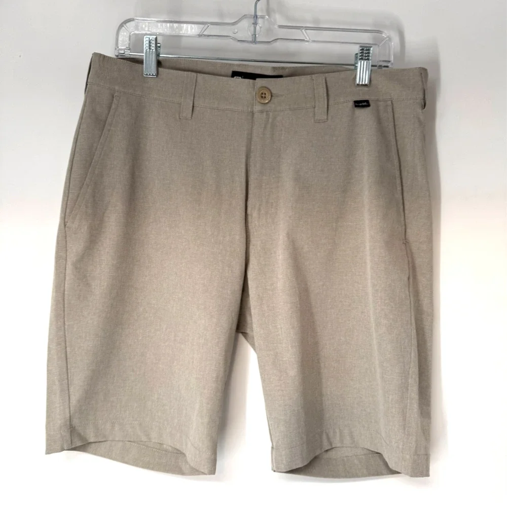 Travis Mathew Golf Chino Shorts Men 32 Beige Stretch Performance Athletic 1MM208